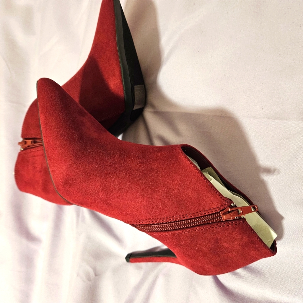 Elegant Red Suede Ankle Boots